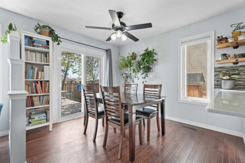 31 Mt Aberdeen Grove Se, Calgary, AB - Indoor Photo Showing Dining Room