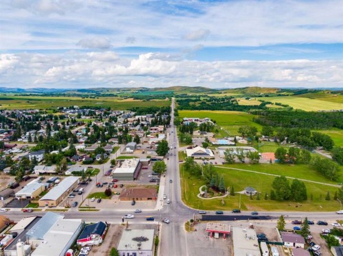 514 & 526 Windsor Avenue Nw, Diamond Valley, AB 
