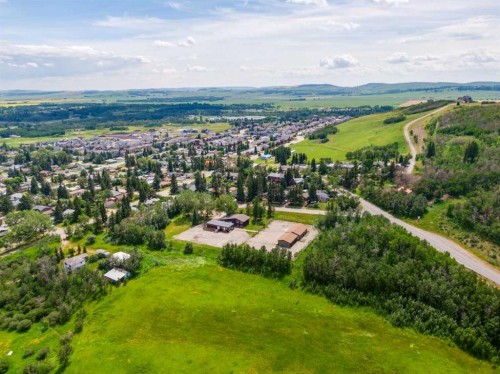514 & 526 Windsor Avenue Nw, Diamond Valley, AB 
