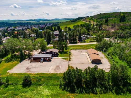 514 & 526 Windsor Avenue Nw, Diamond Valley, AB 