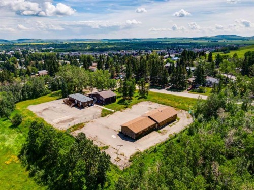 514 & 526 Windsor Avenue Nw, Diamond Valley, AB 