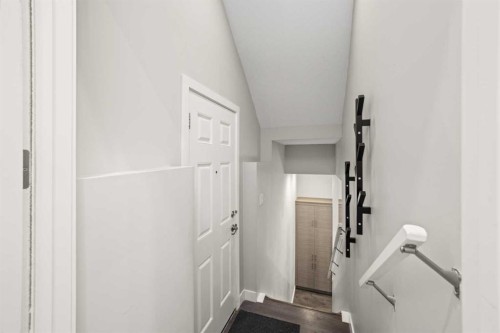 374 Magnolia Square Se, Calgary, AB - Indoor Photo Showing Other Room