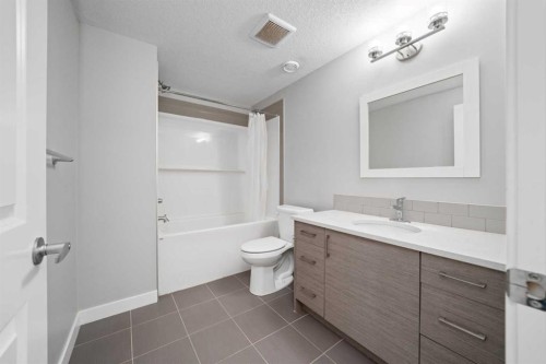 374 Magnolia Square Se, Calgary, AB - Indoor Photo Showing Bathroom