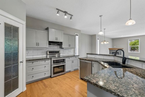 48 Rockywood Circle Nw, Calgary, AB - Indoor Photo Showing Kitchen With Double Sink With Upgraded Kitchen