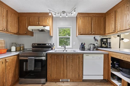 62 Highfield Close, Carstairs, AB 