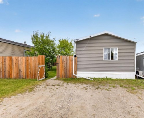62 Highfield Close, Carstairs, AB 