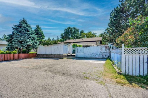 3257 32A Avenue Se, Calgary, AB - Outdoor