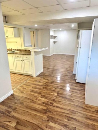 3257 32A Avenue Se, Calgary, AB - Indoor
