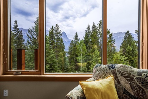 215 Benchlands Terrace, Canmore, AB - Indoor Photo Showing Other Room