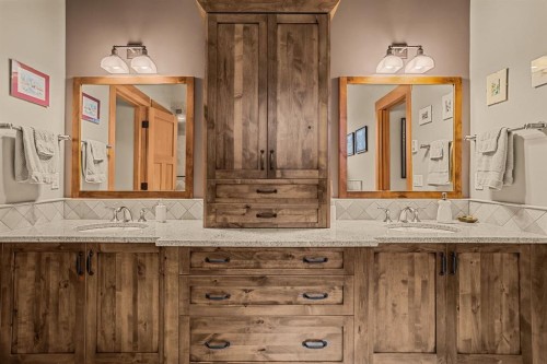 215 Benchlands Terrace, Canmore, AB - Indoor Photo Showing Bathroom