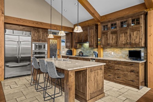215 Benchlands Terrace, Canmore, AB - Indoor Photo Showing Kitchen