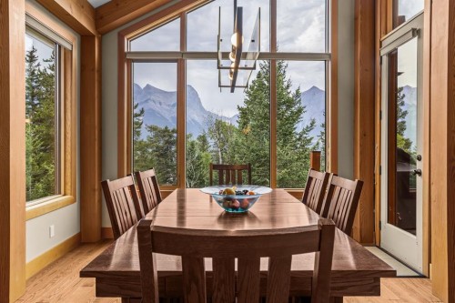 215 Benchlands Terrace, Canmore, AB - Indoor Photo Showing Dining Room