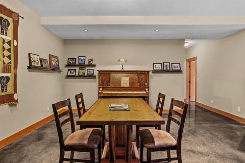215 Benchlands Terrace, Canmore, AB - Indoor Photo Showing Dining Room