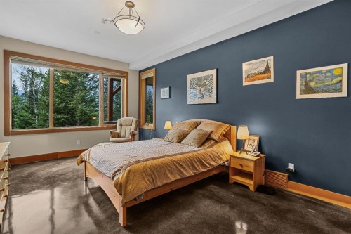 215 Benchlands Terrace, Canmore, AB - Indoor Photo Showing Bedroom