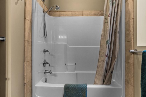 215 Benchlands Terrace, Canmore, AB - Indoor Photo Showing Bathroom