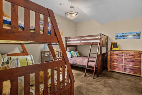 215 Benchlands Terrace, Canmore, AB - Indoor Photo Showing Bedroom