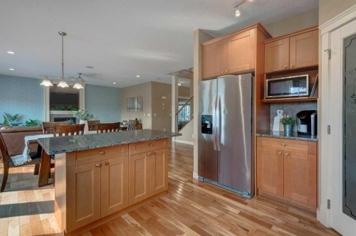 35 Hillcrest Boulevard, Strathmore, AB - Indoor Photo Showing Kitchen