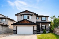 35 Hillcrest Boulevard Strathmore, AB T1P 1W9