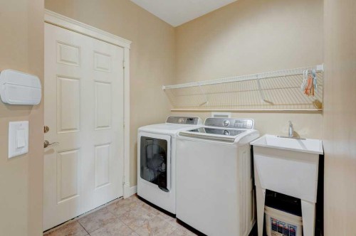 35 Hillcrest Boulevard, Strathmore, AB - Indoor Photo Showing Laundry Room