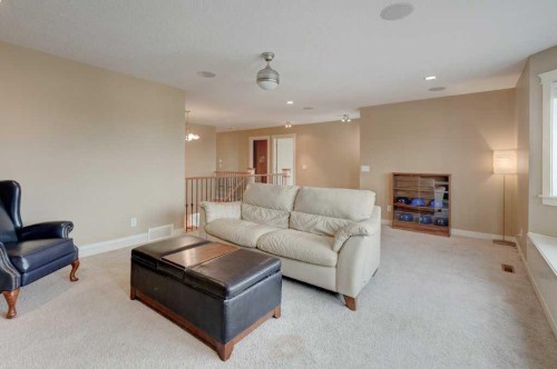 35 Hillcrest Boulevard, Strathmore, AB - Indoor Photo Showing Living Room