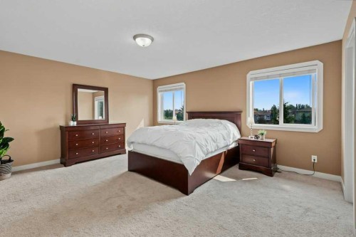 35 Hillcrest Boulevard, Strathmore, AB - Indoor Photo Showing Bedroom