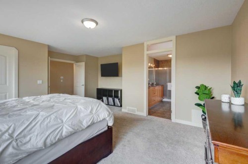 35 Hillcrest Boulevard, Strathmore, AB - Indoor Photo Showing Bedroom