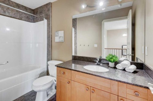 35 Hillcrest Boulevard, Strathmore, AB - Indoor Photo Showing Bathroom
