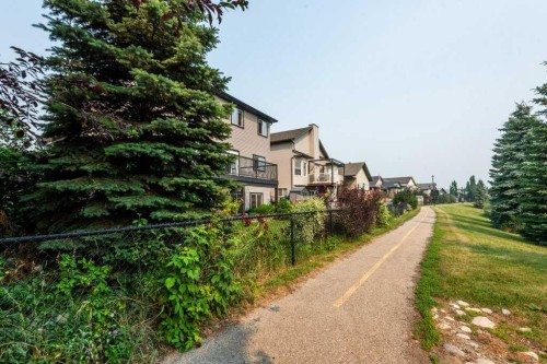 35 Hillcrest Boulevard, Strathmore, AB - Outdoor