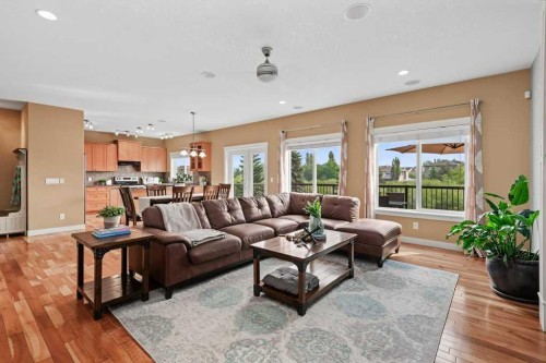35 Hillcrest Boulevard, Strathmore, AB - Indoor Photo Showing Living Room