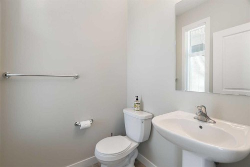 28-138 Seton Passage Se, Calgary, AB - Indoor Photo Showing Bathroom