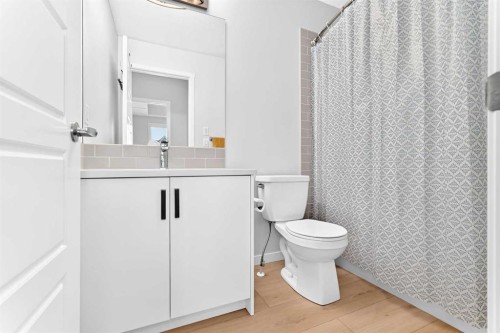 6301-20295 Seton Way Se, Calgary, AB - Indoor Photo Showing Bathroom