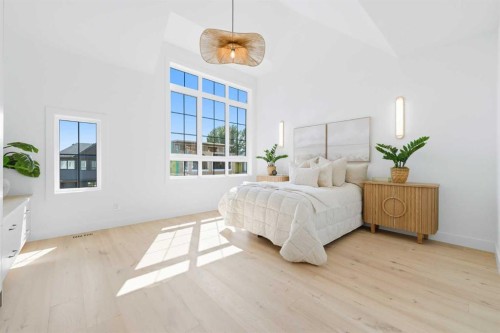 2412 1 Avenue Nw, Calgary, AB - Indoor Photo Showing Bedroom