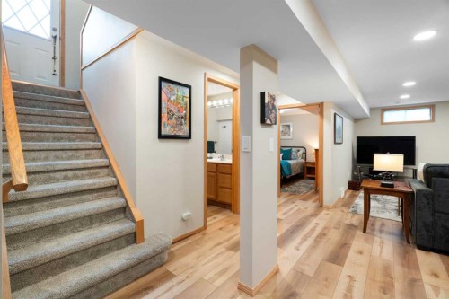 15 Carmangay Crescent Nw, Calgary, AB 