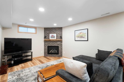 15 Carmangay Crescent Nw, Calgary, AB 