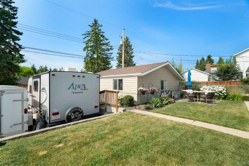 15 Carmangay Crescent Nw, Calgary, AB 