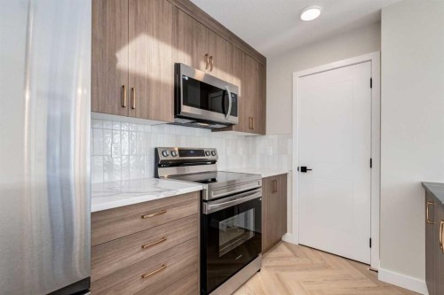 119 148 Avenue Nw, Calgary, AB - Indoor Photo Showing Kitchen