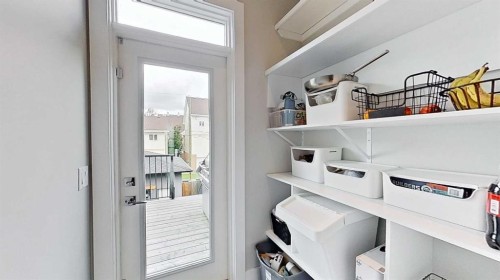 1820 37 Avenue Sw, Calgary, AB - Indoor Photo Showing Other Room