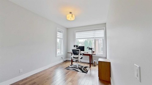 1820 37 Avenue Sw, Calgary, AB - Indoor Photo Showing Office