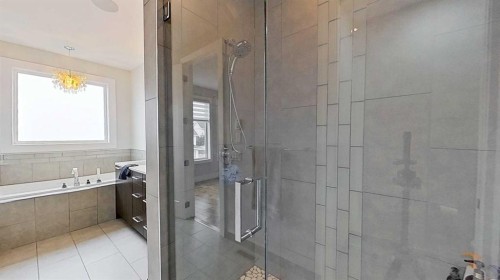 1820 37 Avenue Sw, Calgary, AB - Indoor Photo Showing Bathroom