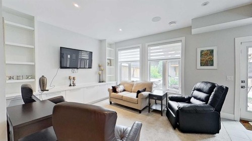 1820 37 Avenue Sw, Calgary, AB - Indoor