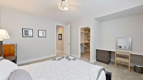 1820 37 Avenue Sw, Calgary, AB - Indoor Photo Showing Bedroom