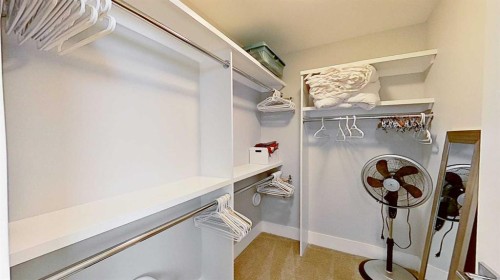 1820 37 Avenue Sw, Calgary, AB - Indoor With Storage