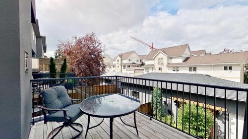 1820 37 Avenue Sw, Calgary, AB - Outdoor With Exterior