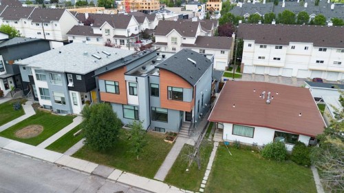 1820 37 Avenue Sw, Calgary, AB - Outdoor
