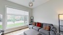 1820 37 Avenue Sw, Calgary, AB  - Indoor Photo Showing Living Room 