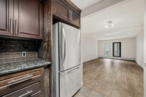 207-2010 35 Avenue Sw, Calgary, AB - Indoor Photo Showing Other Room