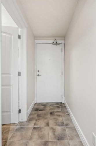 207-2010 35 Avenue Sw, Calgary, AB - Indoor Photo Showing Other Room