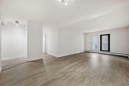 207-2010 35 Avenue Sw, Calgary, AB - Indoor Photo Showing Other Room