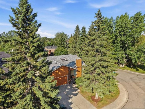 416 Brookpark Drive Sw, Calgary, AB 