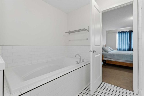 48 Brightoncrest Manor Se, Calgary, AB - Indoor